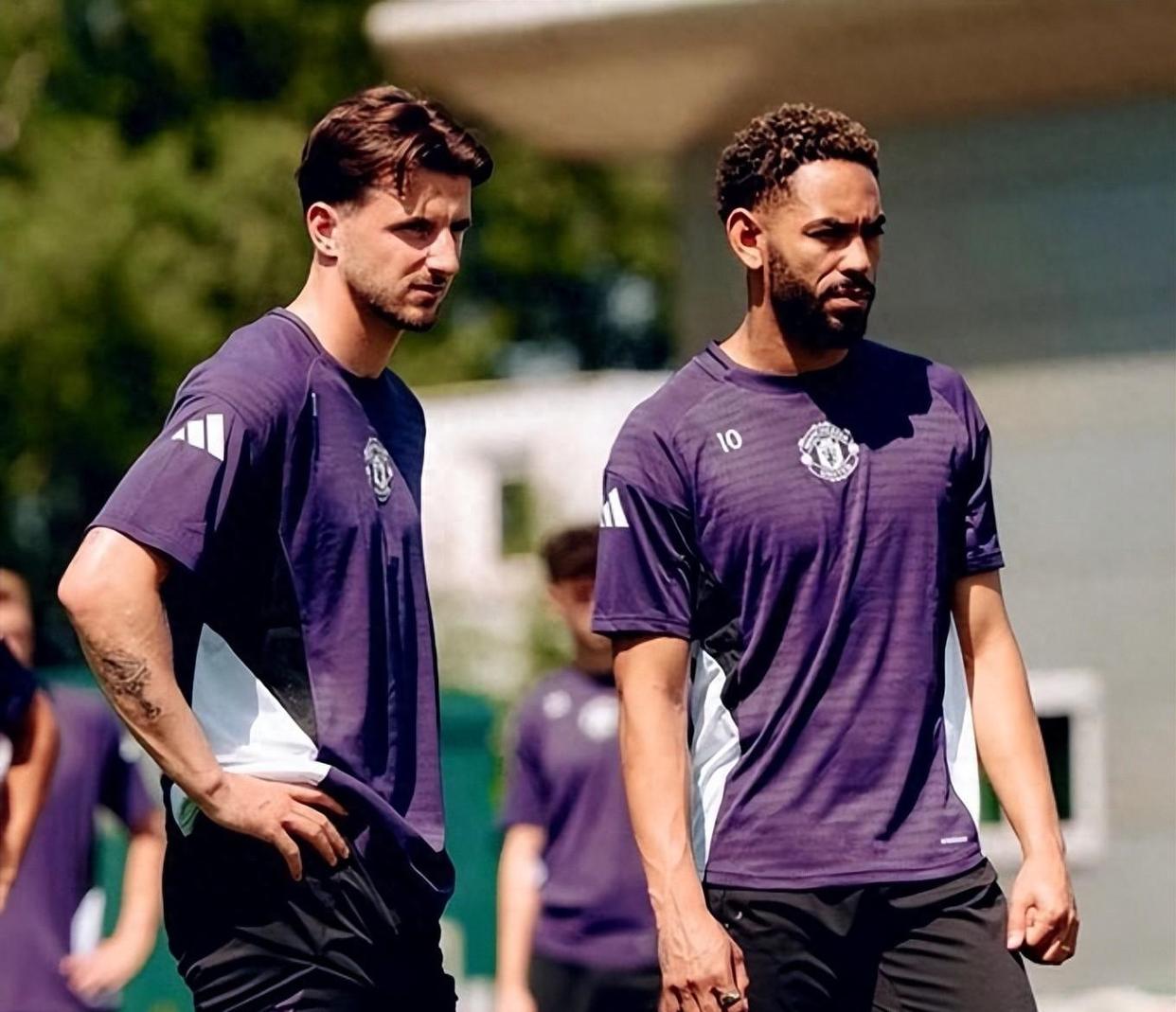 视频直播等服务-包含比利亚雷亚尔冲刺阶段完成体检今晚曼联备战NBA常规赛之后，新奥尔良鹈鹕今夜伤情更新的词条